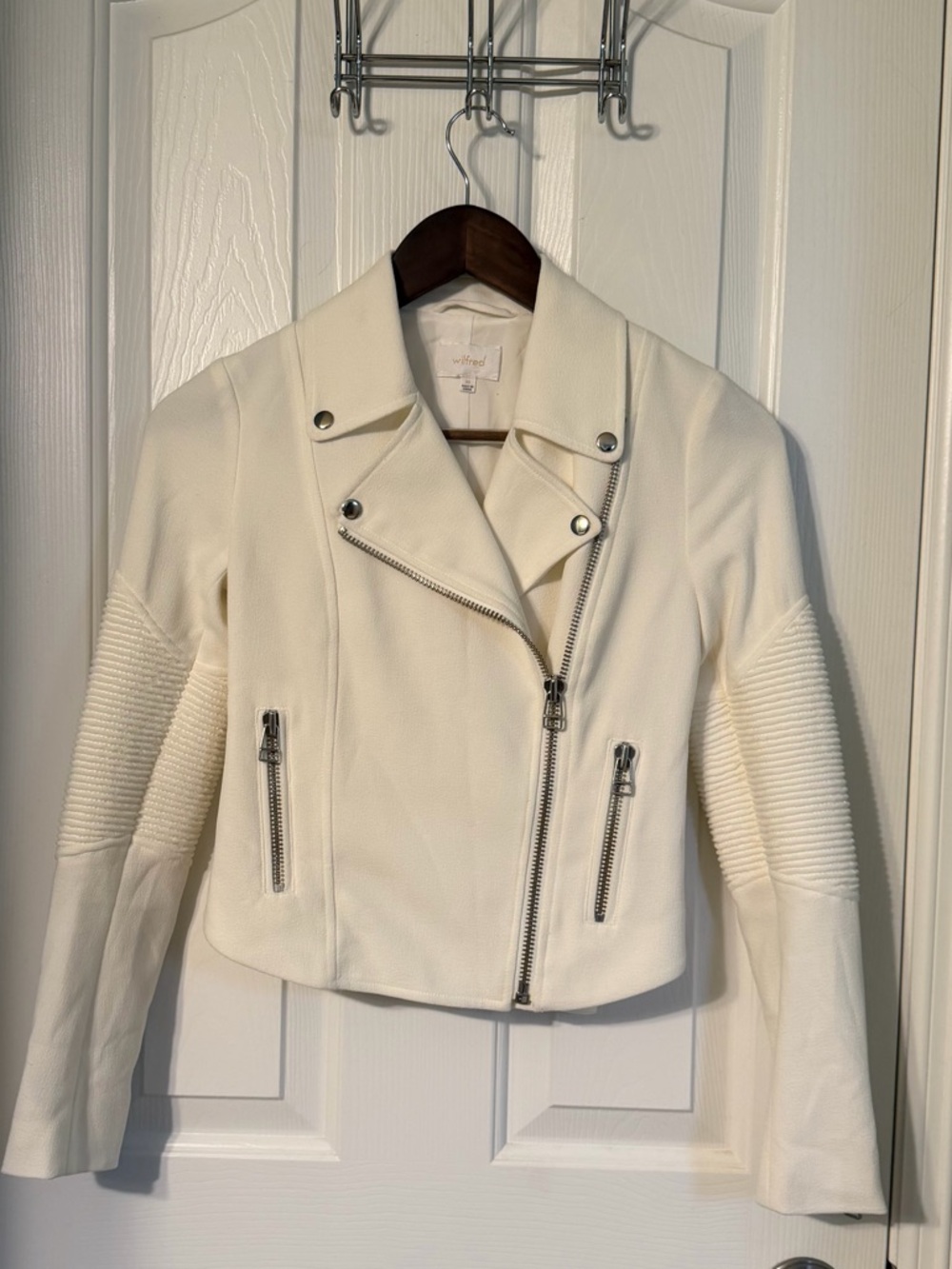 Wilfred Aritzia Montesson Moto Cream Jacket with Ribbed Sleeve Panels 00